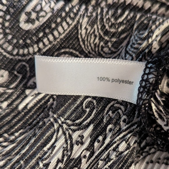 Fashion Bug Black & White Paisley Print Ribbed SS Shirt. Women's Large - Picture 5 of 5